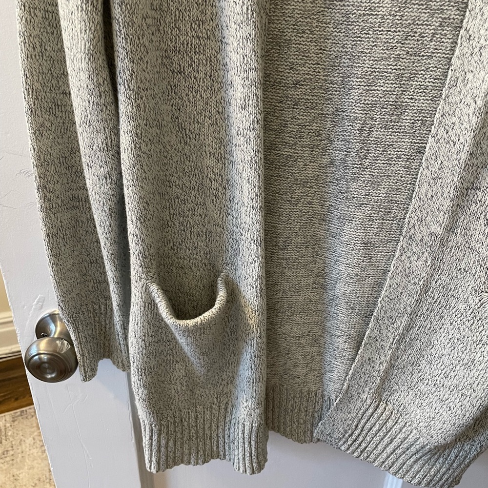 H&M Cardigan - Picture 2 of 3
